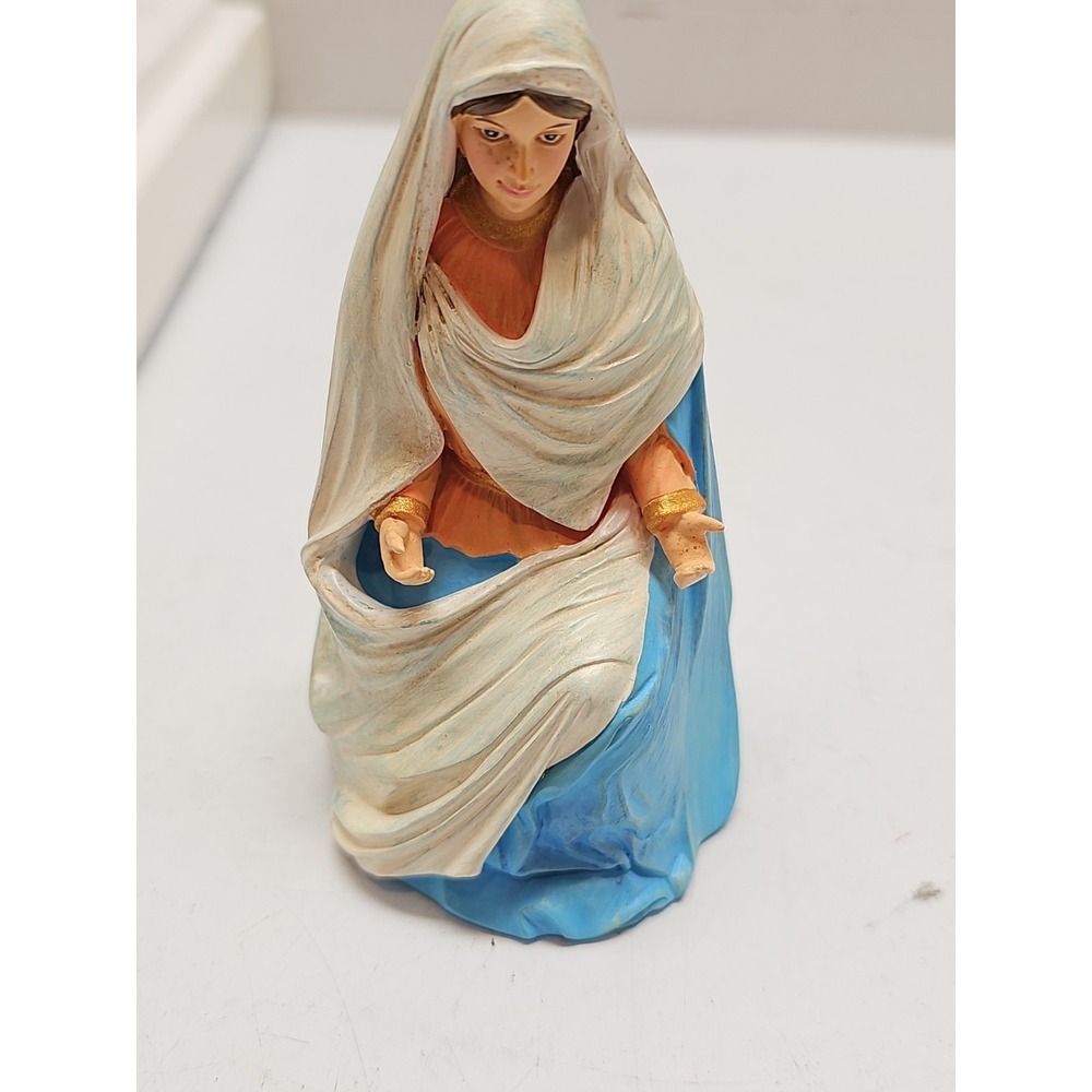Joseph, Mary, Baby Jesus Hawthorne Village St. Peter's Square Nativity Set - Picture 8 of 11